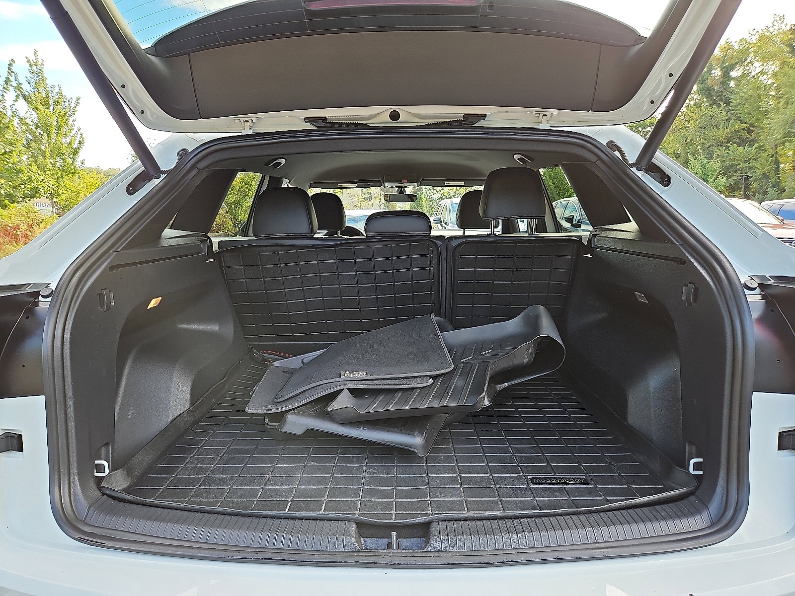 Used 2021 Volkswagen Atlas Cross Sport SE image 28