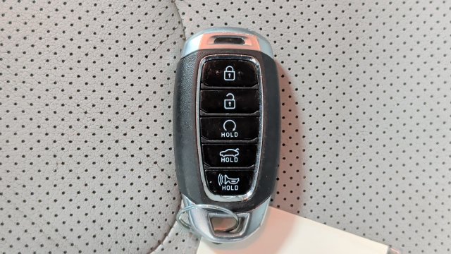 Certified 2023 Hyundai Elantra Limited FWD image 31