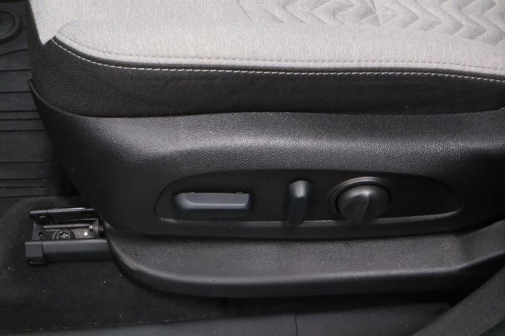 Used 2024 Chevrolet Equinox LS w/ LS Convenience Package FWD image 23