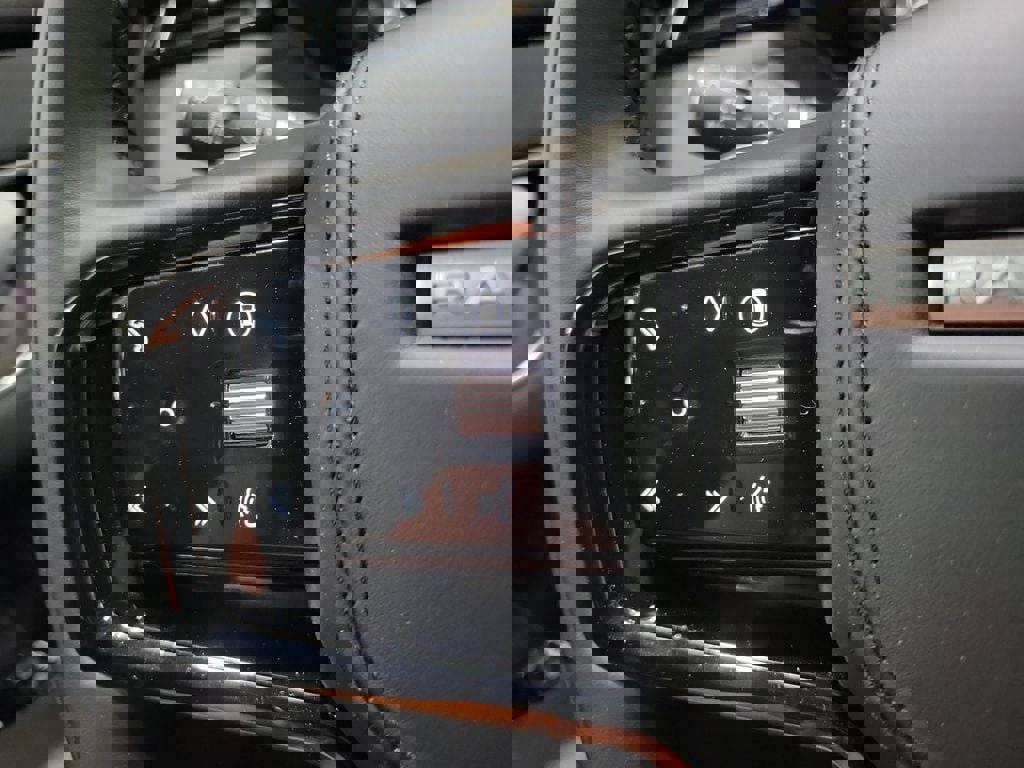 New 2026 Land Rover Range Rover Velar Dynamic SE image 15