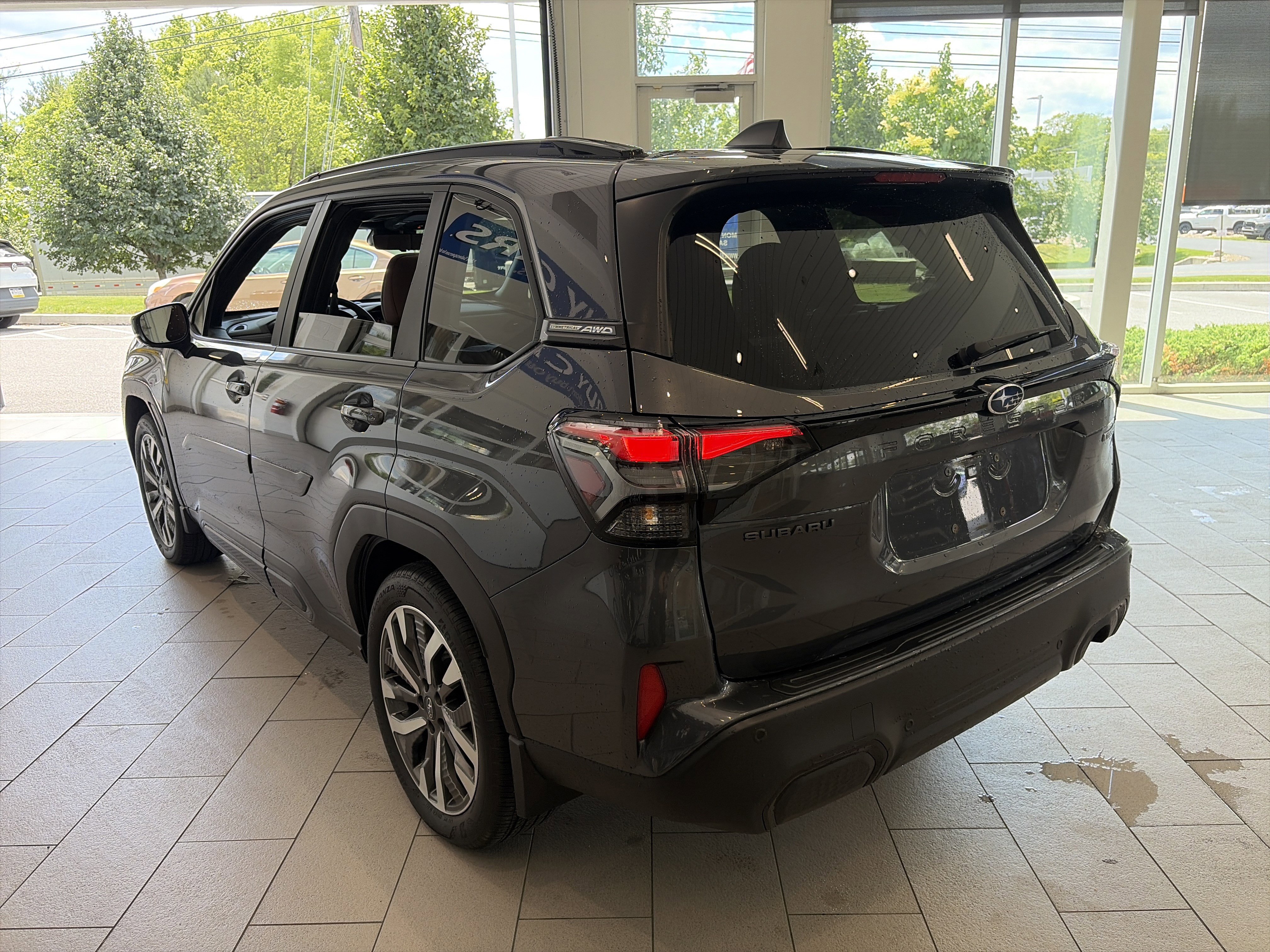 Used 2025 Subaru Forester Touring AWD/4WD image 6