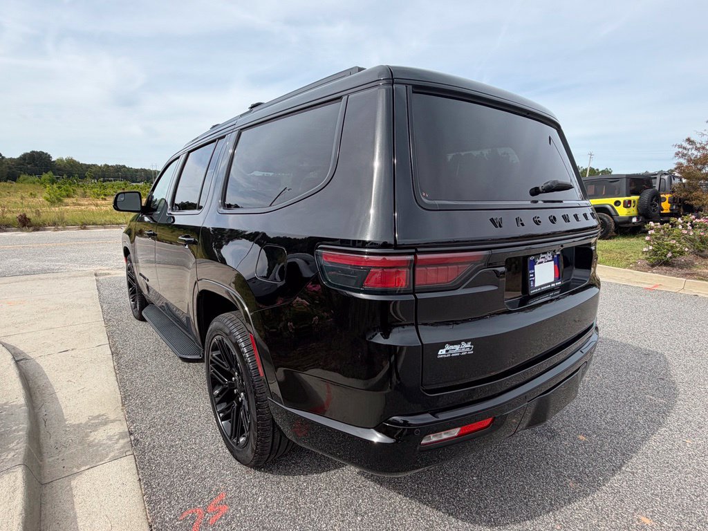Used 2024 Jeep Wagoneer Series II AWD/4WD image 19