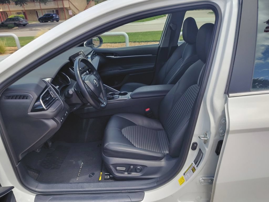Used 2023 Toyota Camry SE FWD image 5