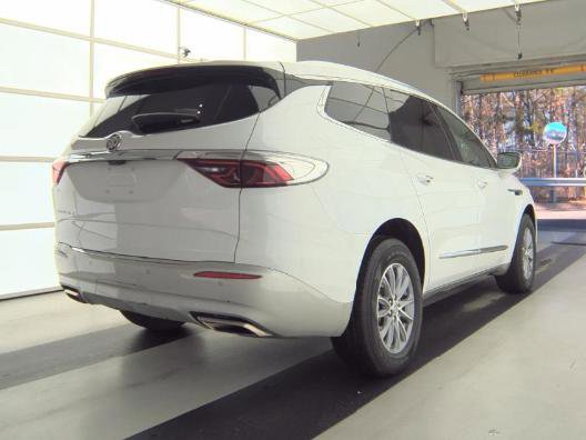 Used 2024 Buick Enclave Premium image 2