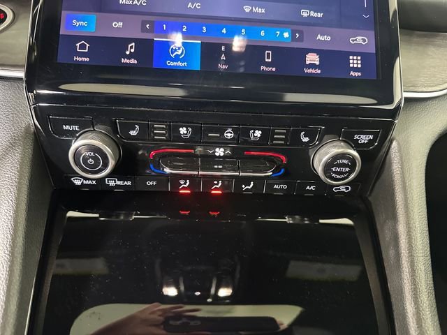 Used 2022 Jeep Grand Cherokee Overland w/ Advanced Protech Group III AWD/4WD image 24