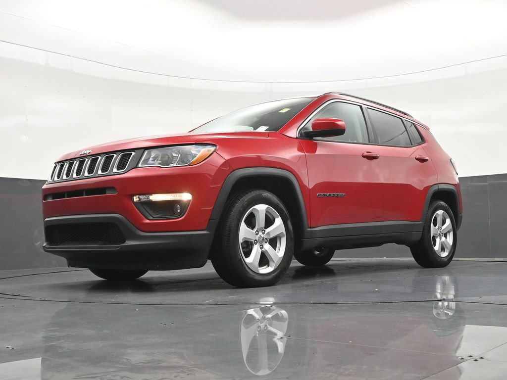 Used 2018 Jeep Compass Latitude FWD image 23