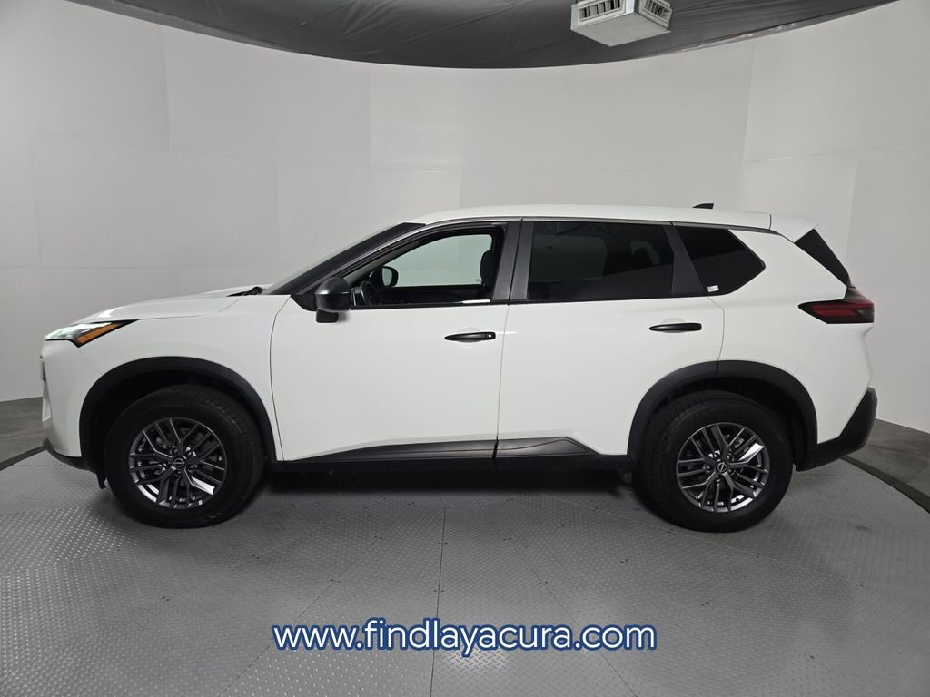Used 2023 Nissan Rogue S image 3