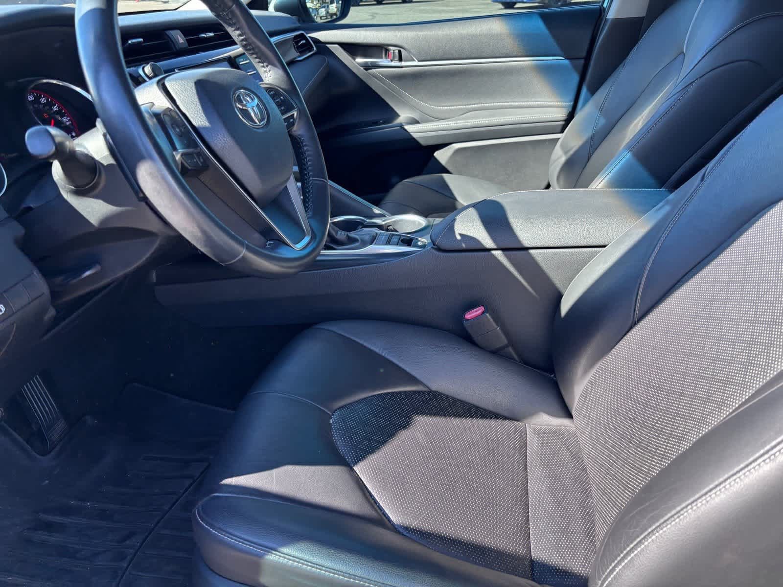 Used 2018 Toyota Camry XSE FWD image 8