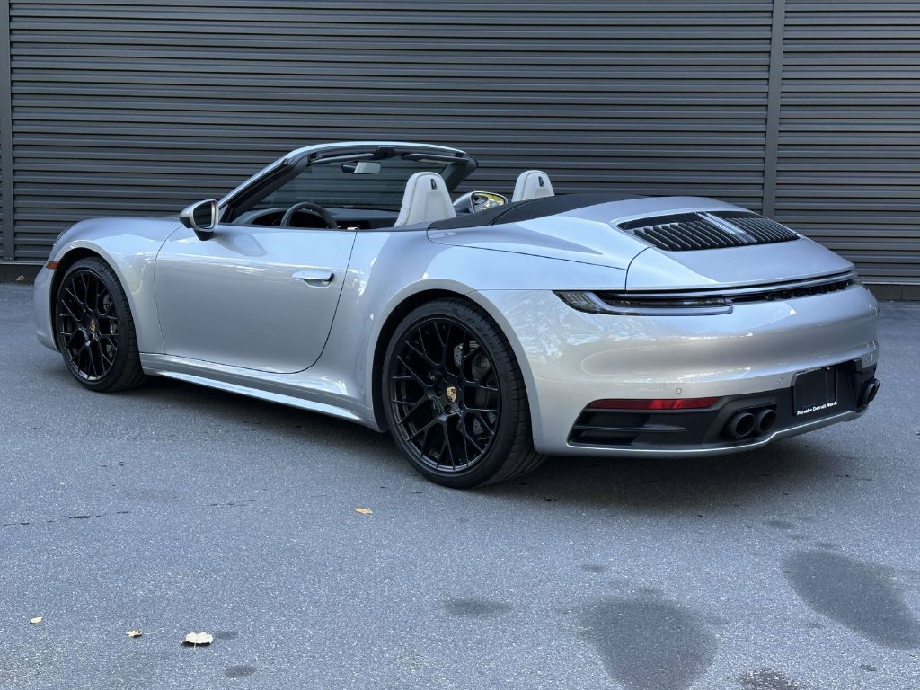 Certified 2024 Porsche 911 Carrera RWD image 3