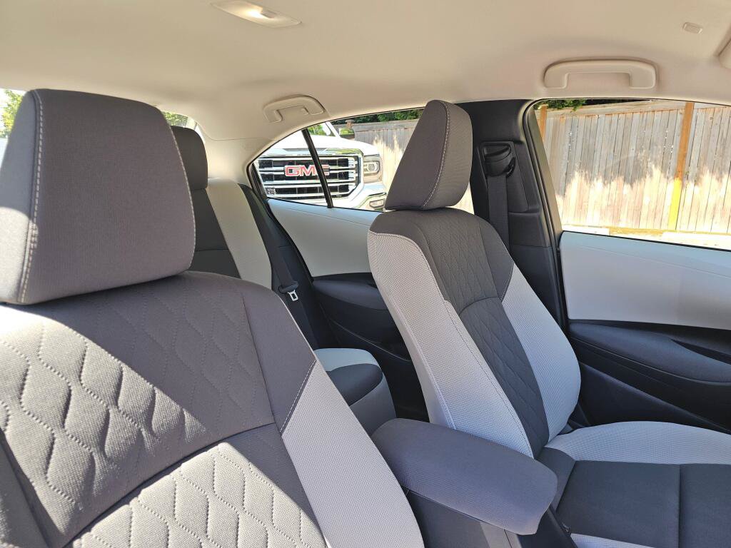 Used 2026 Toyota Corolla LE FWD image 11