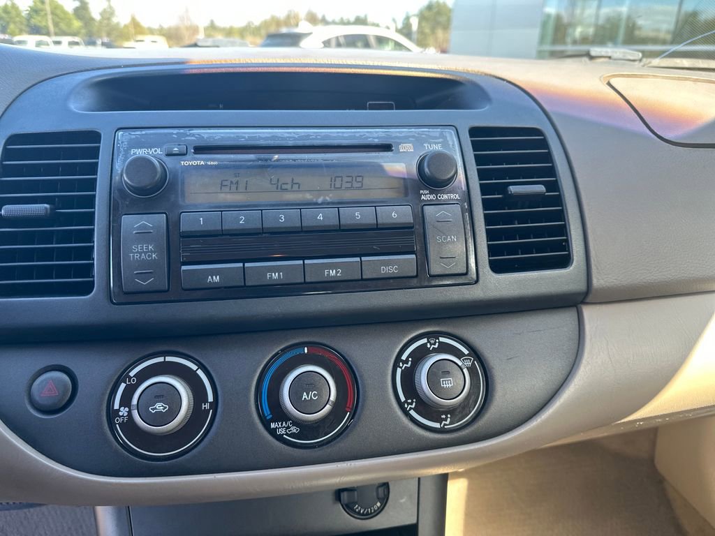 Used 2005 Toyota Camry LE FWD image 17