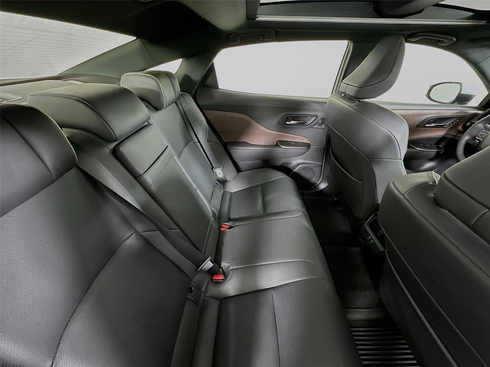 Certified 2023 Toyota Crown Limited image 27