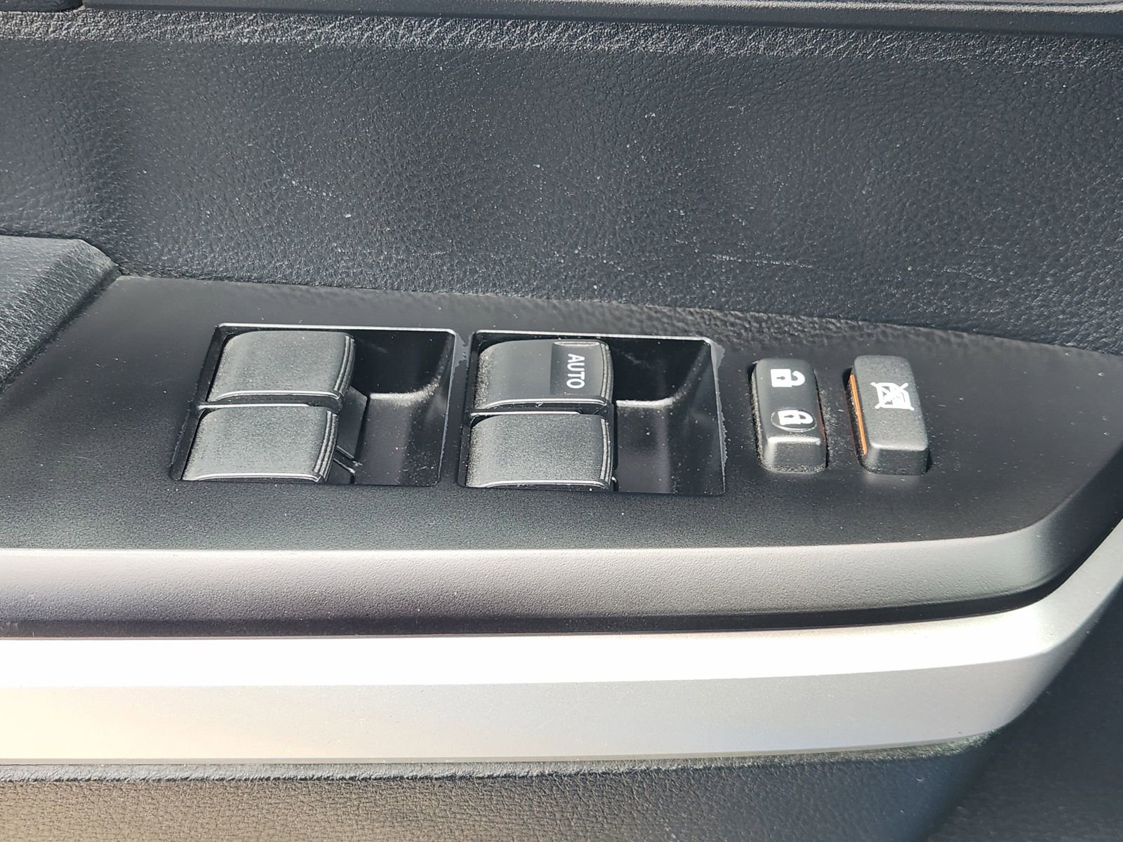 Used 2017 Toyota Tundra SR5 AWD/4WD image 29