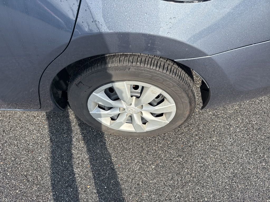 Used 2016 Toyota Corolla LE image 11