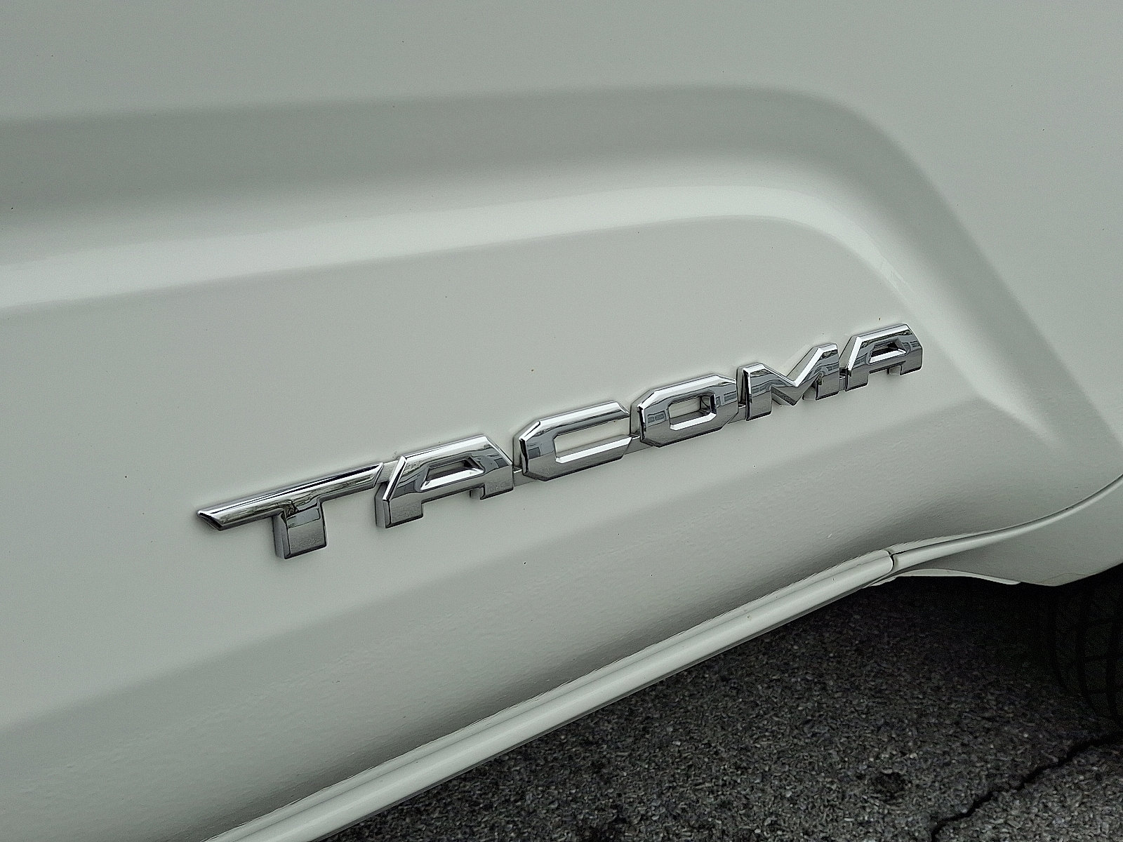 Certified 2024 Toyota Tacoma SR5 image 28