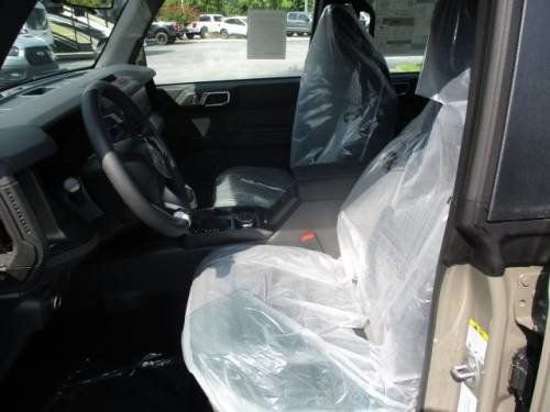 New 2025 Ford Bronco 4-Door image 6