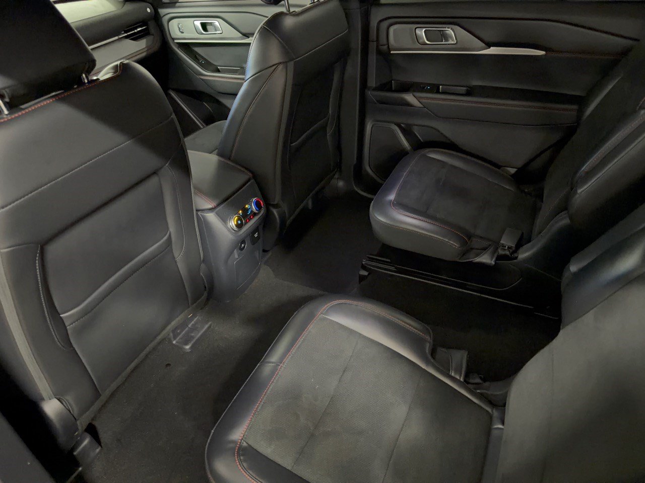Used 2025 Ford Explorer ST AWD/4WD image 25