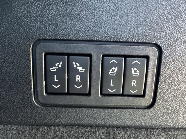 Used 2023 Cadillac XT6 Sport w/ LPO, ONYX Package image 12