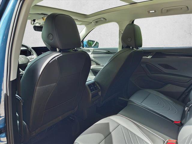 New 2026 Volkswagen Tiguan SE FWD image 11