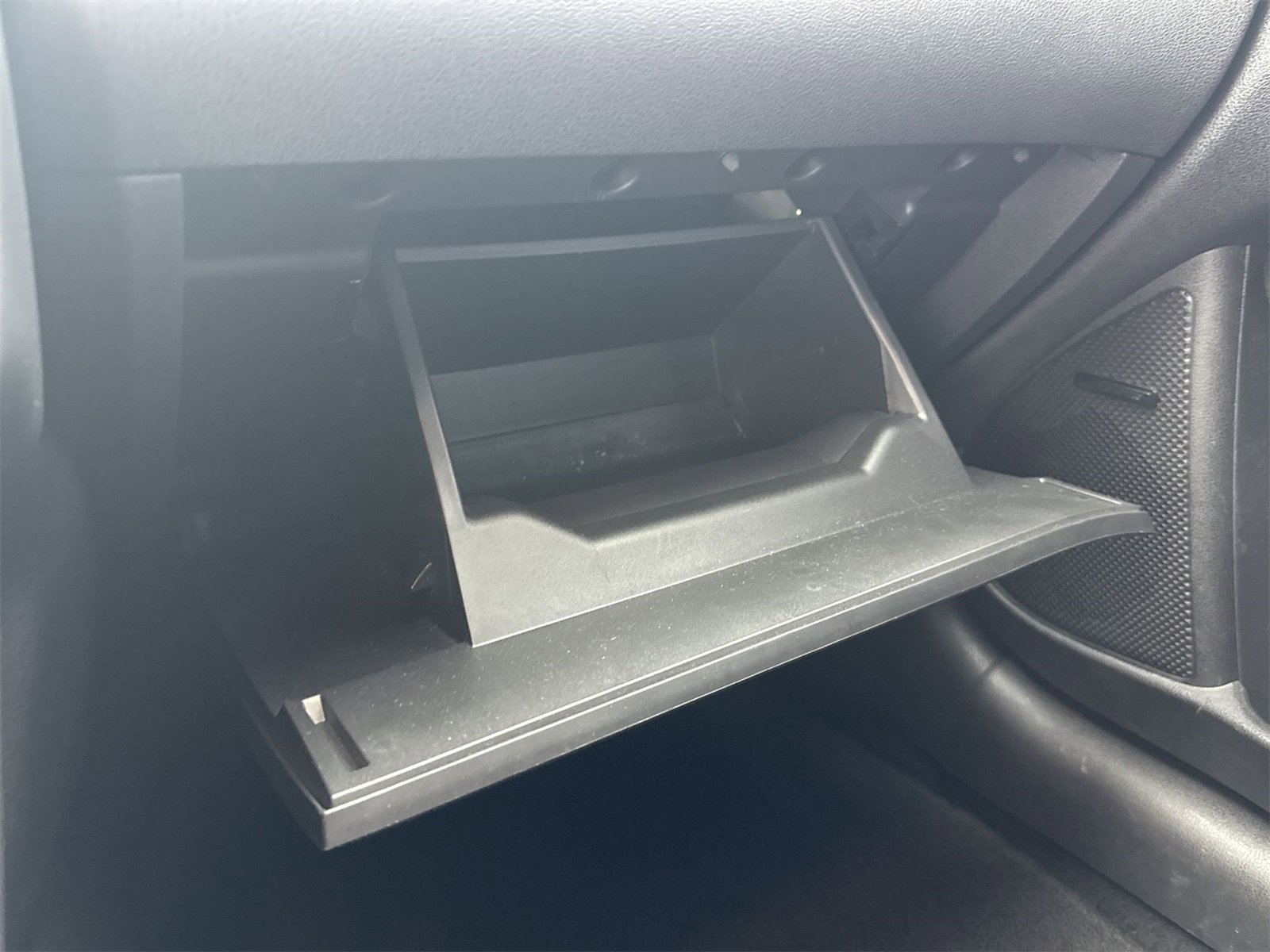 Used 2016 Nissan 370Z w/ Sport Package image 30