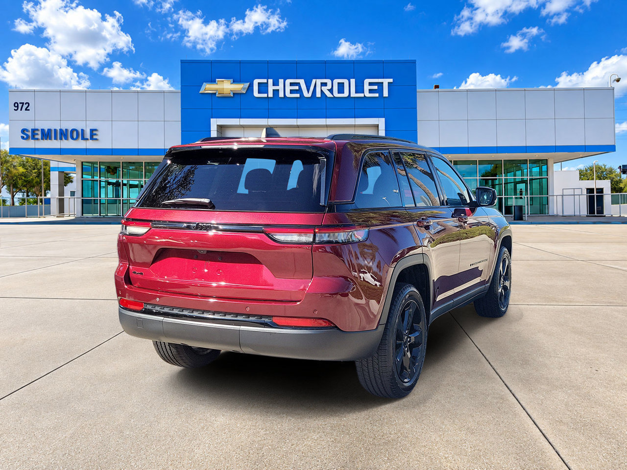 Used 2023 Jeep Grand Cherokee Altitude AWD/4WD image 3