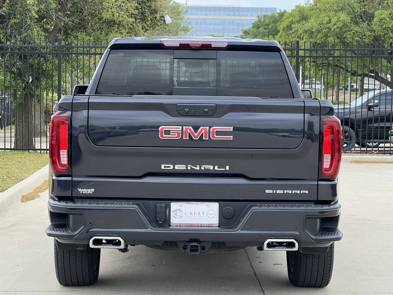 Used 2023 GMC Sierra 1500 Denali w/ Denali Reserve Package AWD/4WD image 5