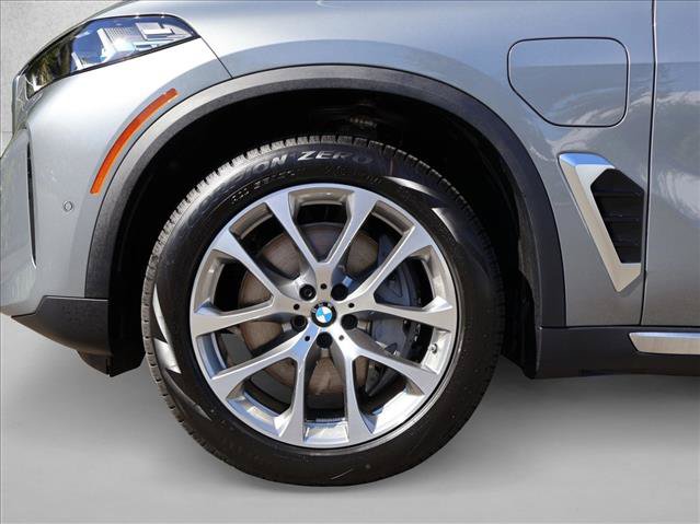New 2026 BMW X5 xDrive50e w/ Parking Assistance Package AWD/4WD image 10