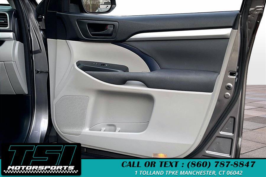 Used 2016 Toyota Highlander LE AWD/4WD image 23
