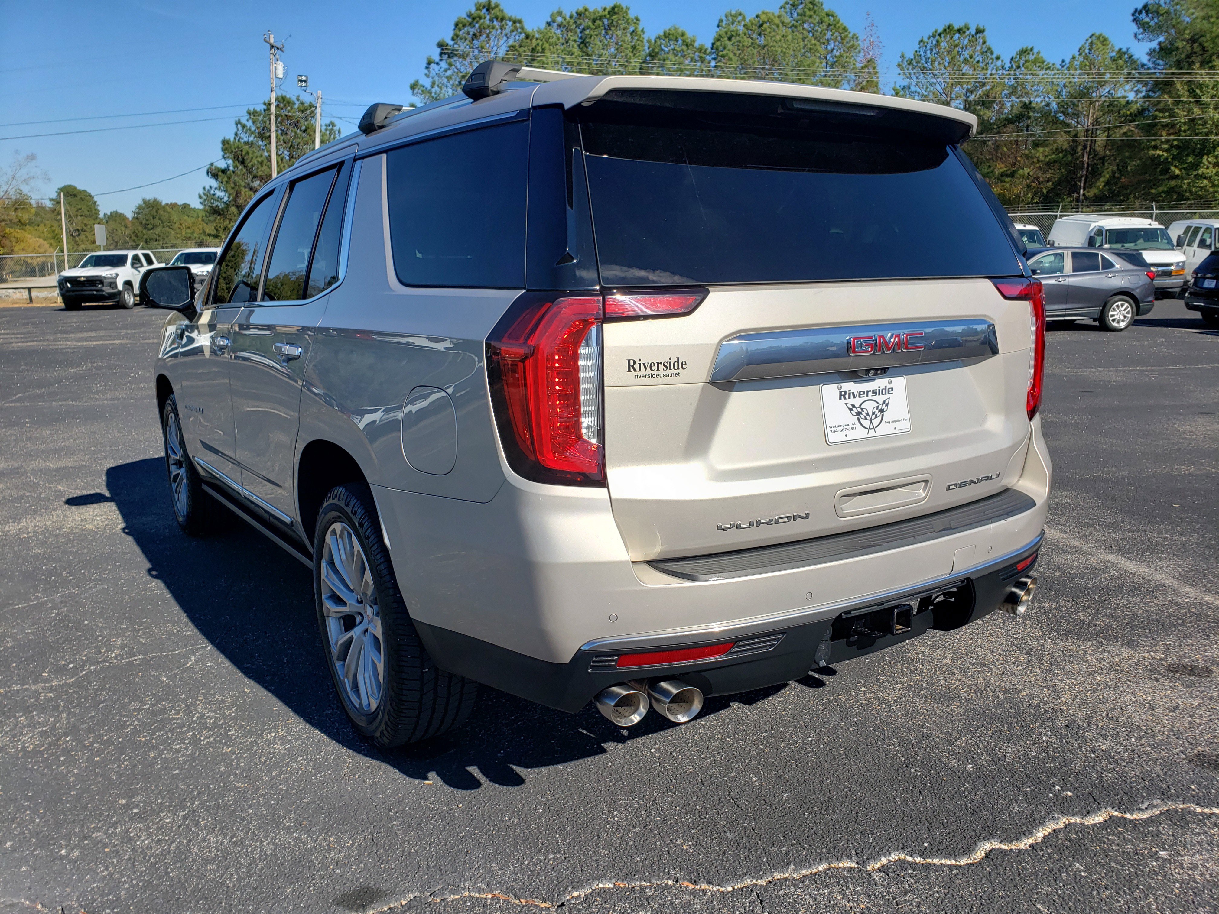 Used 2021 GMC Yukon Denali w/ Denali Premium Package image 4