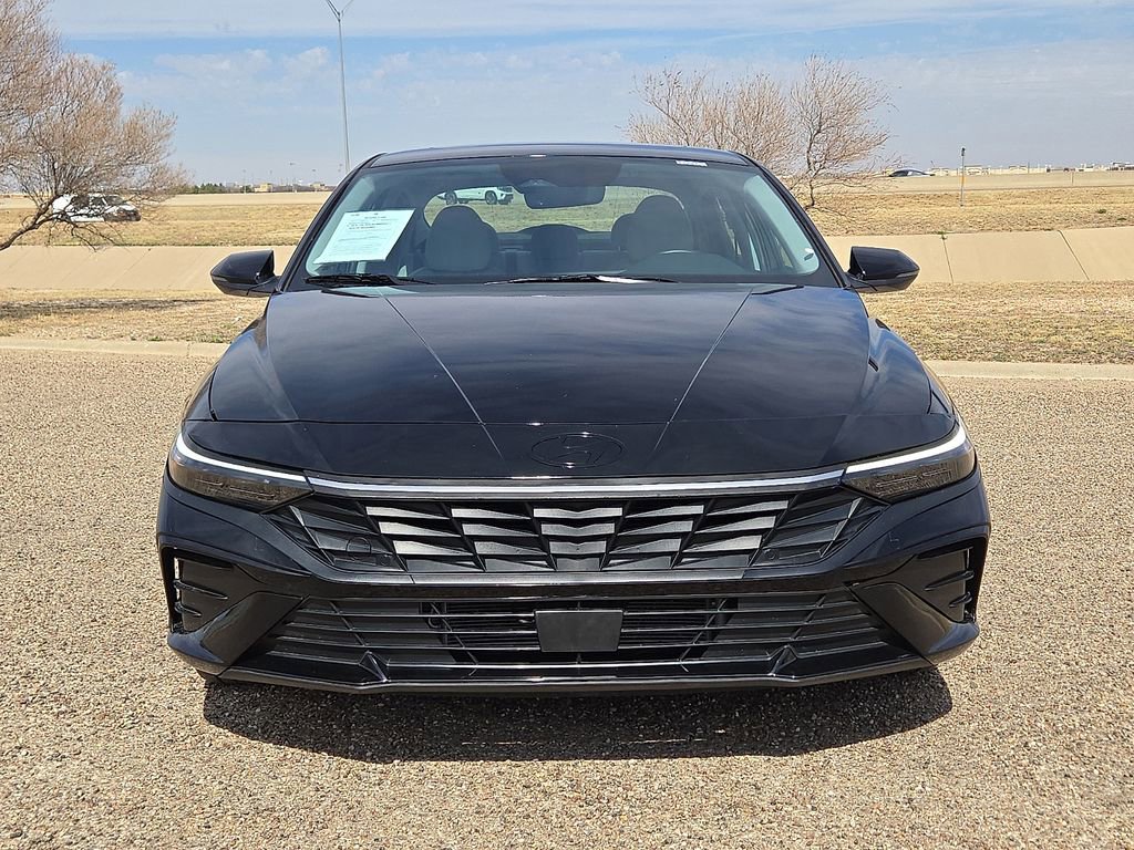 Used 2025 Hyundai Elantra Limited image 8