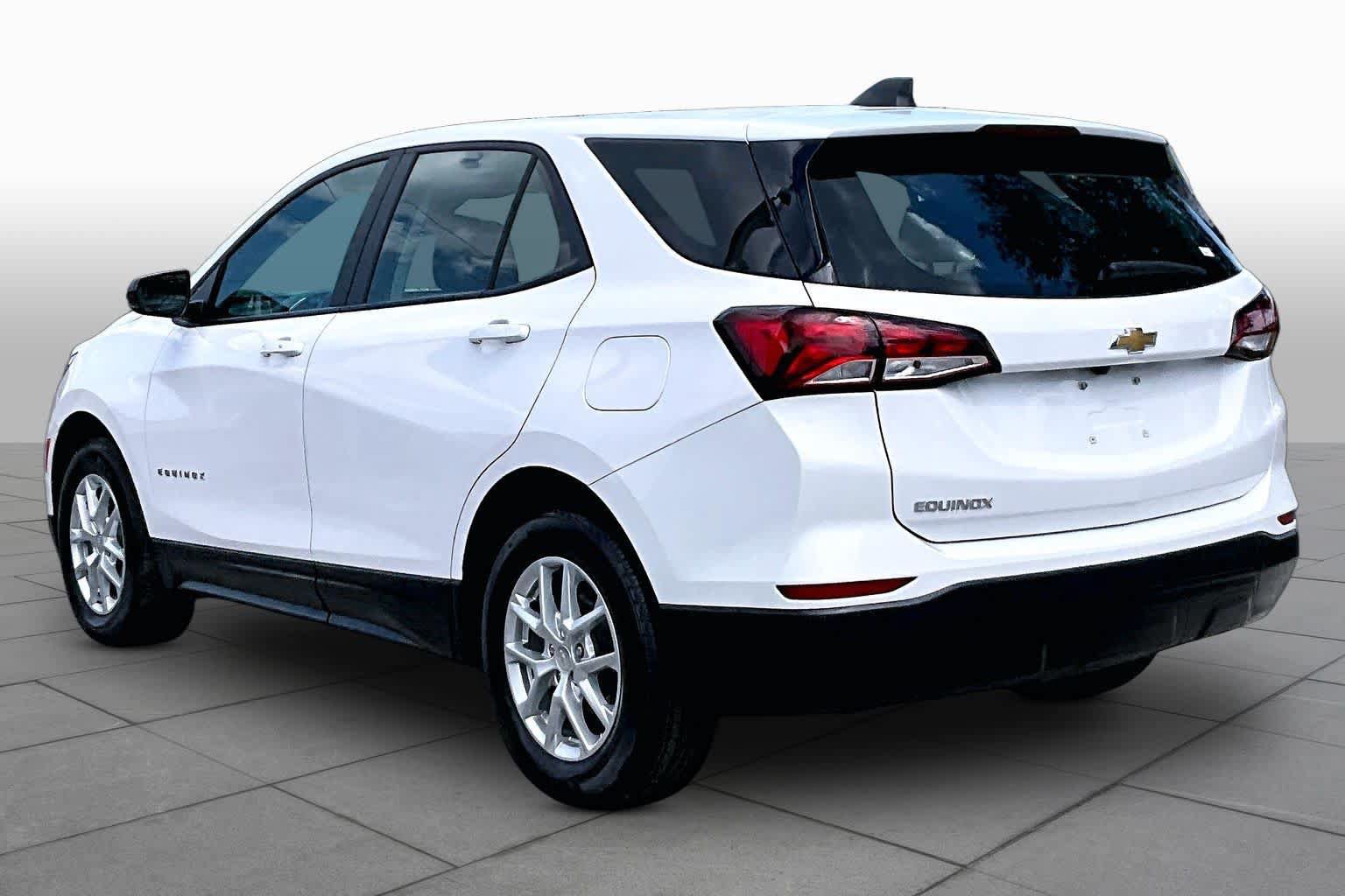 Used 2024 Chevrolet Equinox LS FWD image 12
