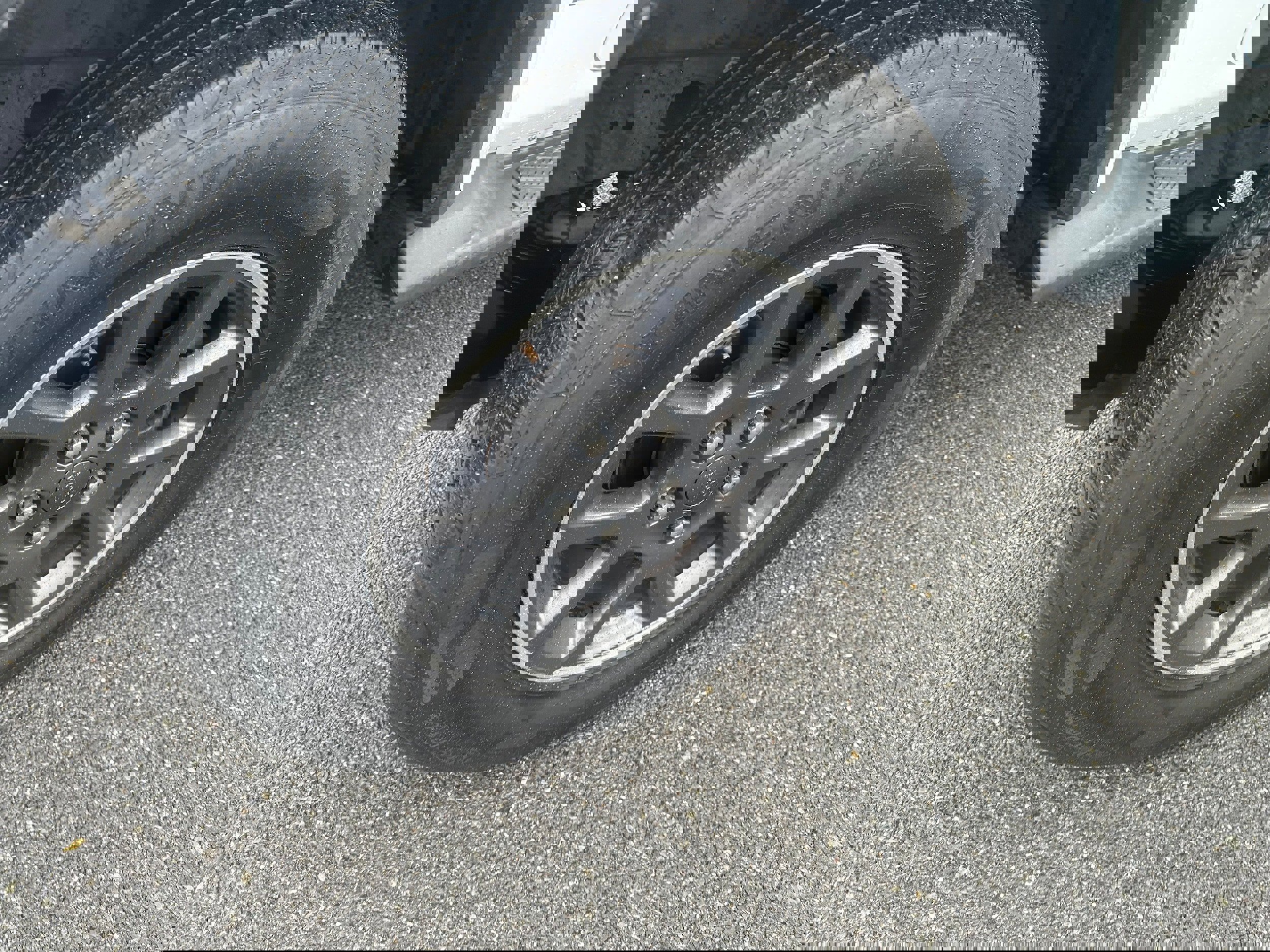 Used 2020 Jeep Gladiator Overland image 3