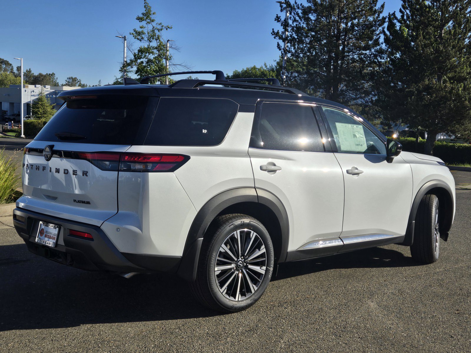 New 2026 Nissan Pathfinder Platinum w/ Cargo Package FWD image 4