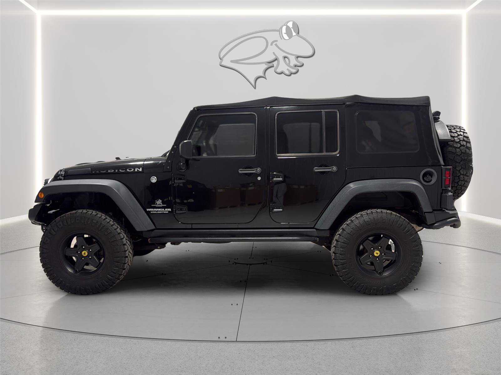 Used 2016 Jeep Wrangler Unlimited Rubicon w/ Dual Top Group AWD/4WD image 2