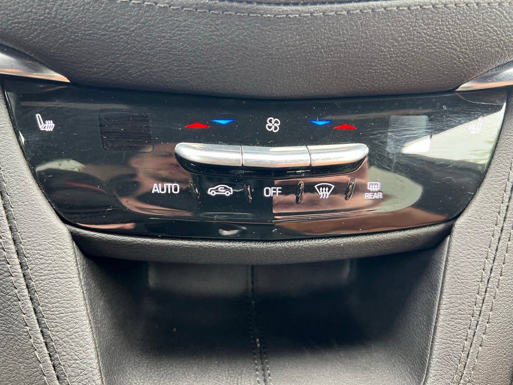 Used 2022 Cadillac XT5 Premium Luxury w/ LPO, Floor Liner Package AWD/4WD image 29