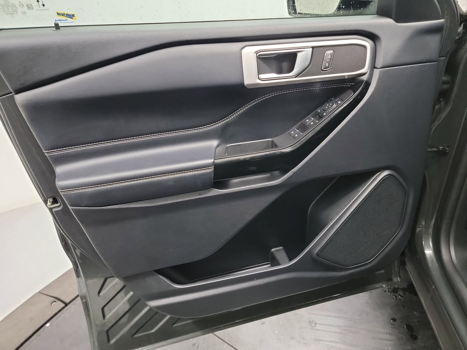 Used 2022 Ford Explorer ST image 13