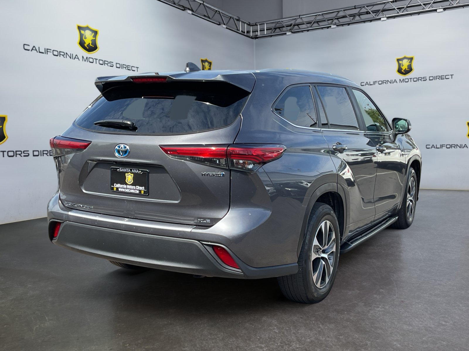 Used 2023 Toyota Highlander XLE FWD image 5