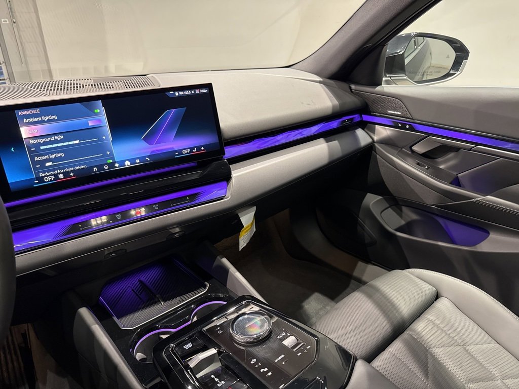 Used 2024 BMW i5 eDrive40i w/ Premium Package image 19