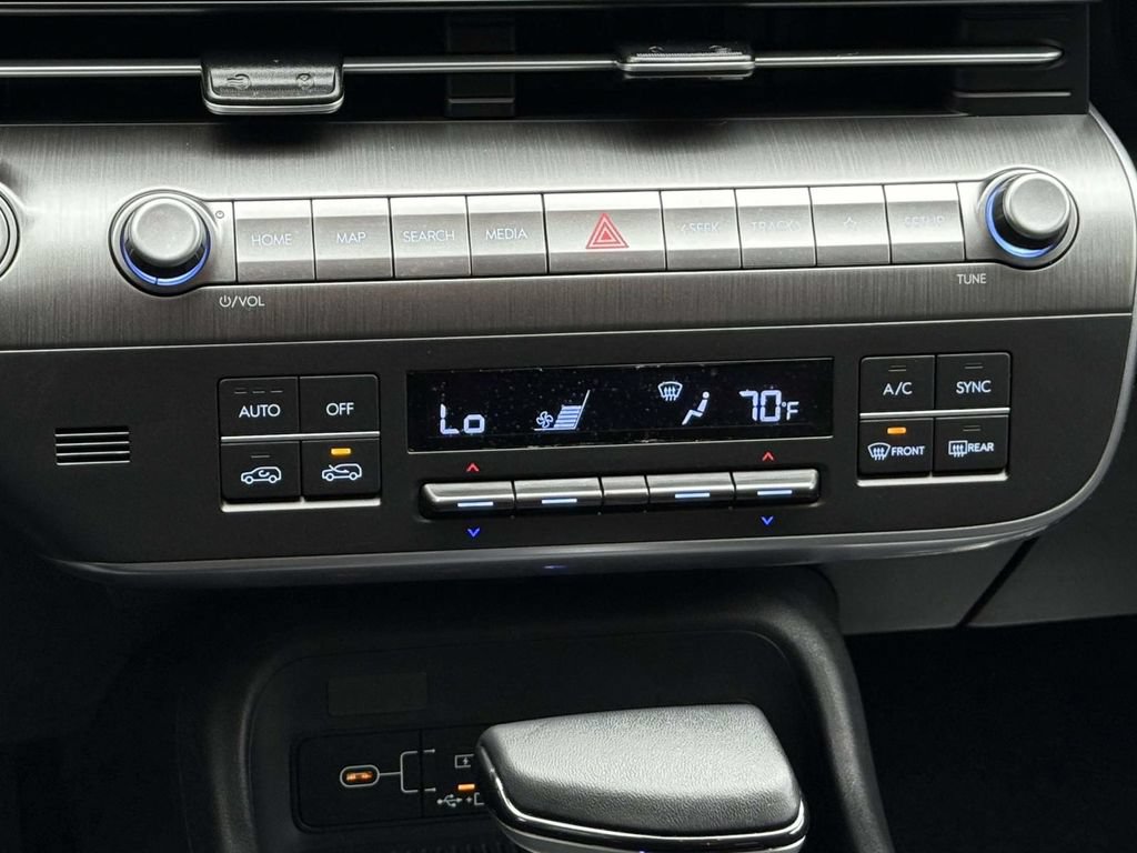 Used 2025 Hyundai Kona SEL FWD image 17