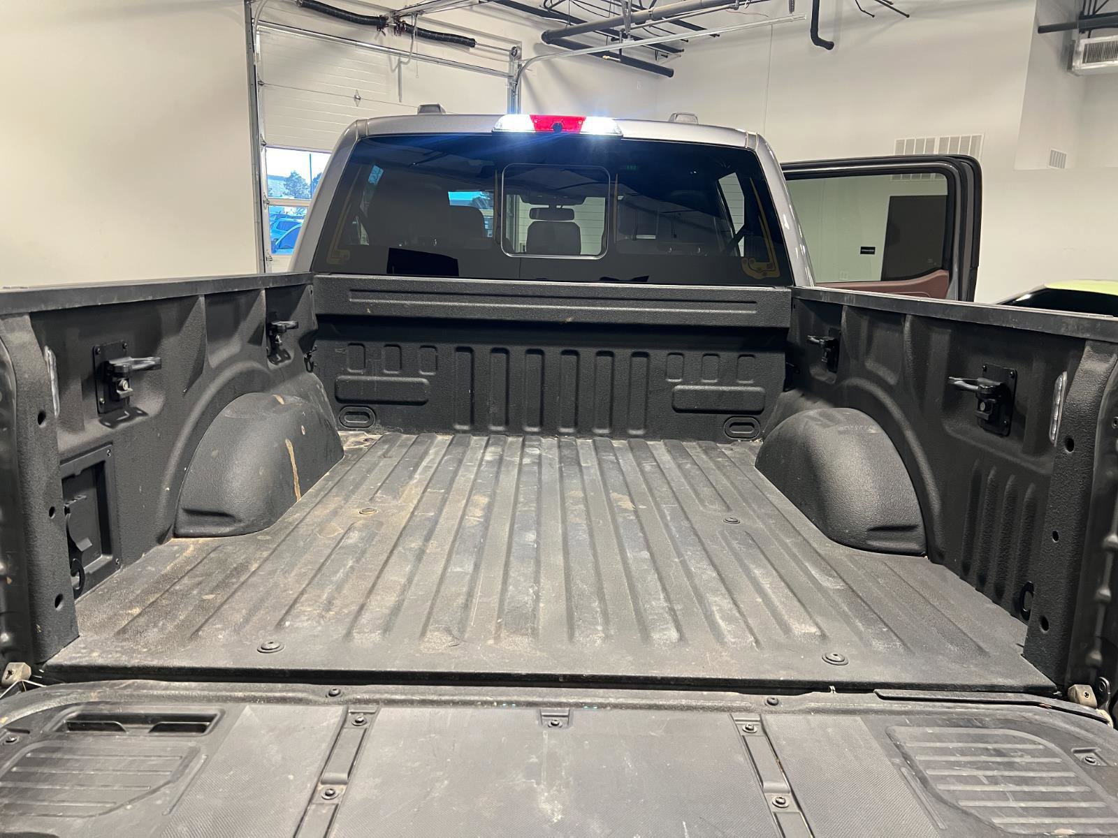 Used 2022 Ford F150 Lariat image 34