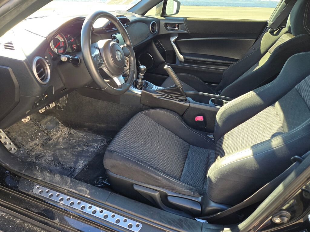 Used 2017 Toyota 86 image 16