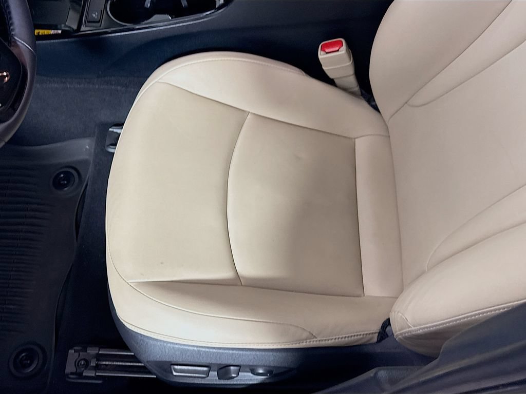Certified 2022 Toyota Prius XLE FWD image 19