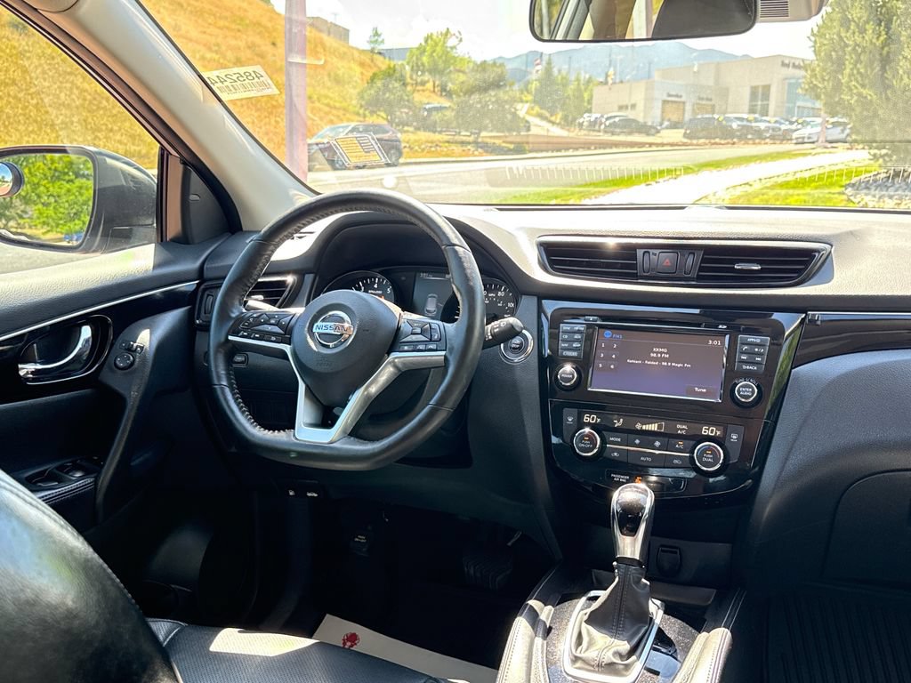 Used 2017 Nissan Rogue Sport SL w/ SL Premium Package AWD/4WD image 25
