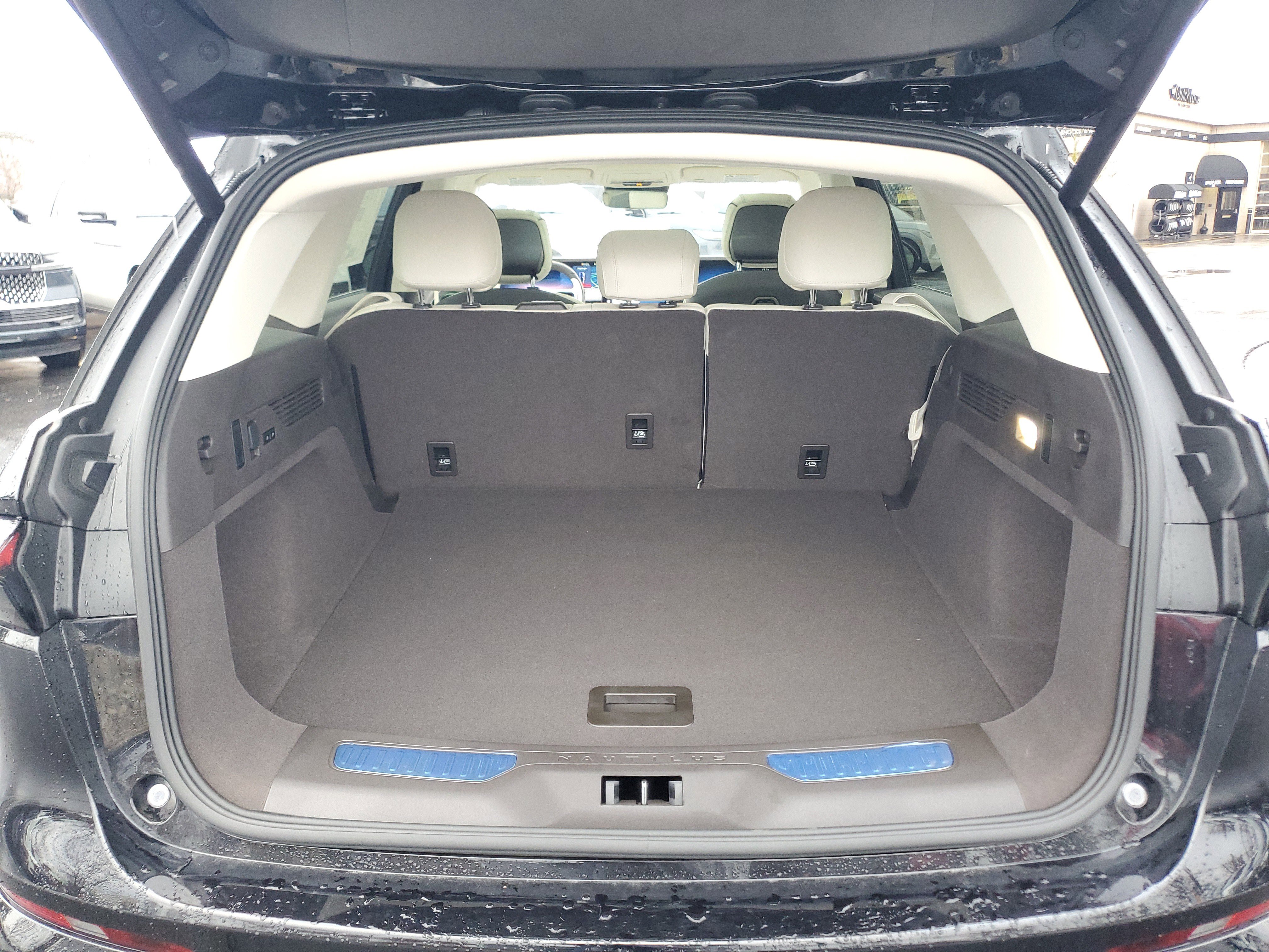 New 2026 Lincoln Nautilus Black Label w/ Jet Appearance Package image 32