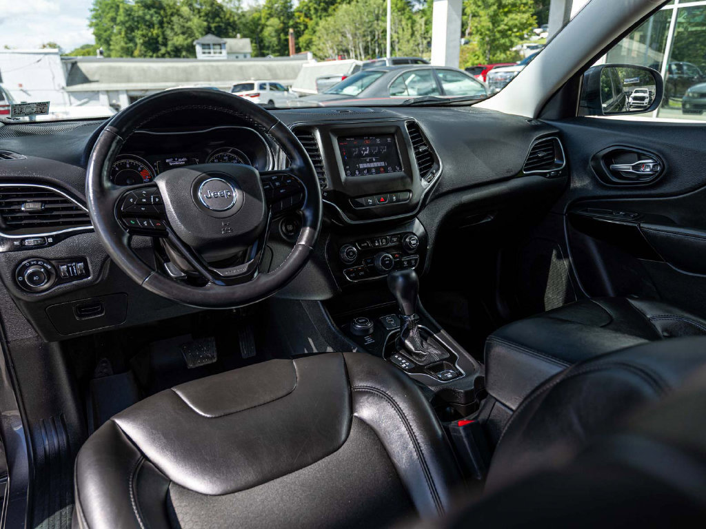 Certified 2021 Jeep Cherokee Latitude Plus AWD/4WD image 17