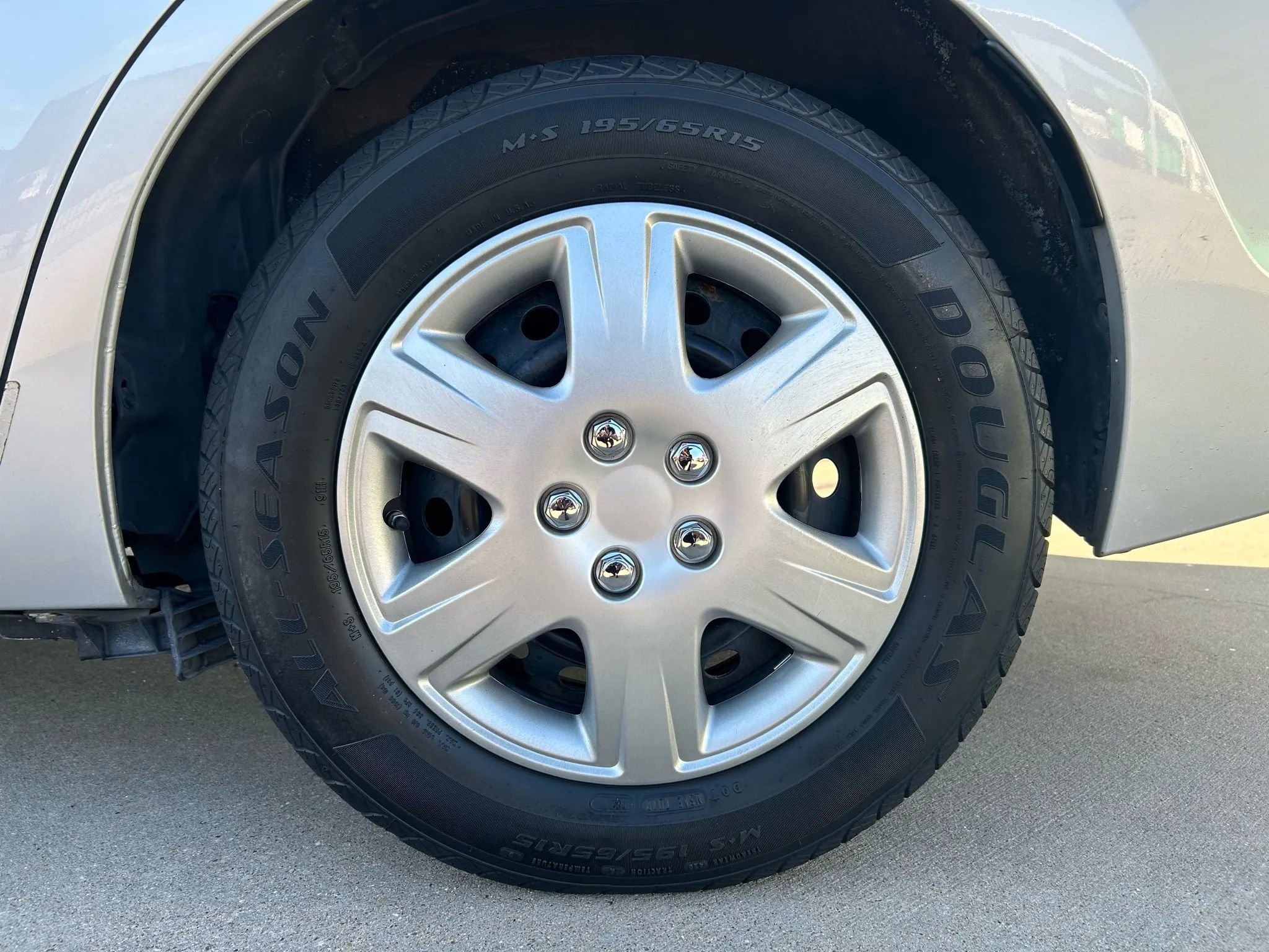 Used 2015 Toyota Corolla L image 24