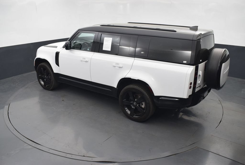 Used 2023 Land Rover Defender 130 X-Dynamic SE AWD/4WD image 41