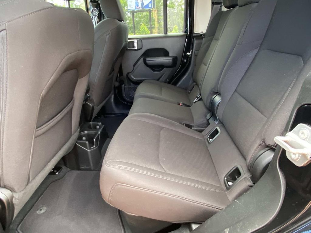 Used 2023 Jeep Gladiator Sport image 10