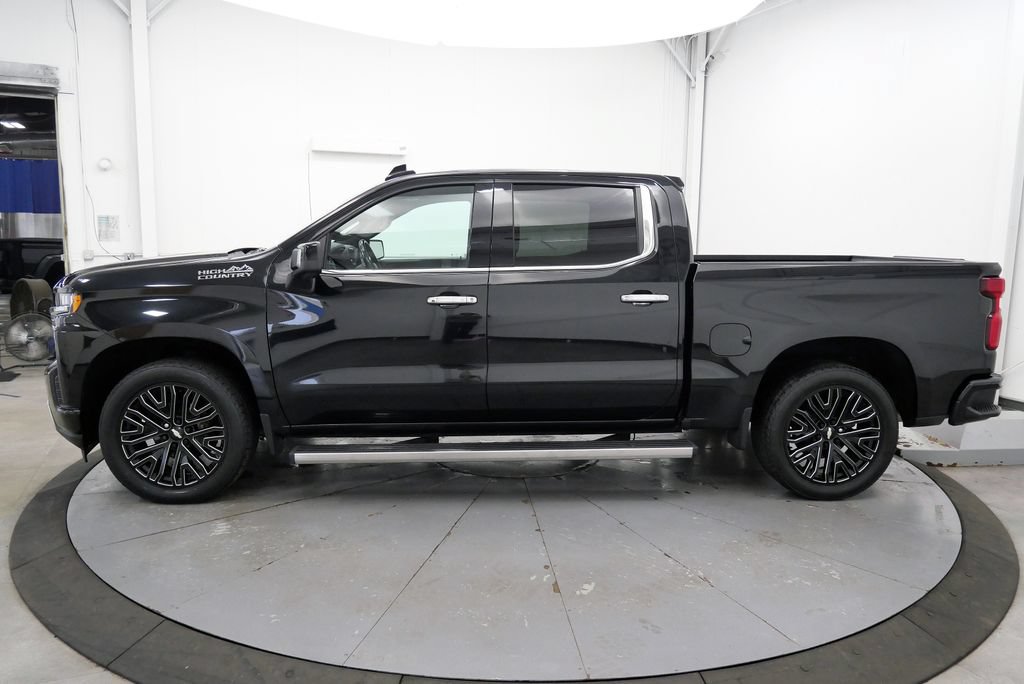 Used 2019 Chevrolet Silverado 1500 High Country w/ Technology Package AWD/4WD image 4