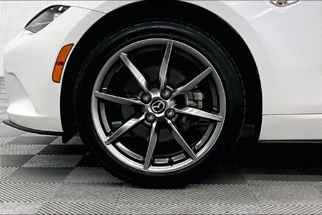 Used 2021 MAZDA MX-5 Miata RF Grand Touring RWD image 10